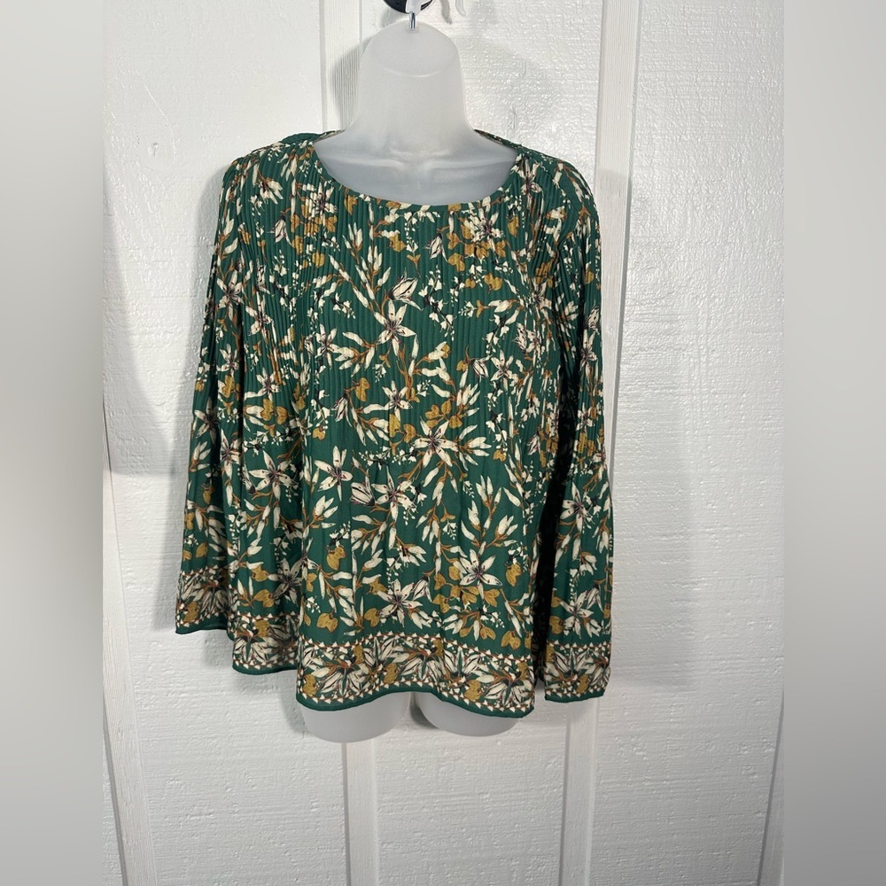 Max Studio Green Floral Long Sleeve V Neck Top Size XS NWOT